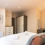 Alder Lodge With Hot Tub