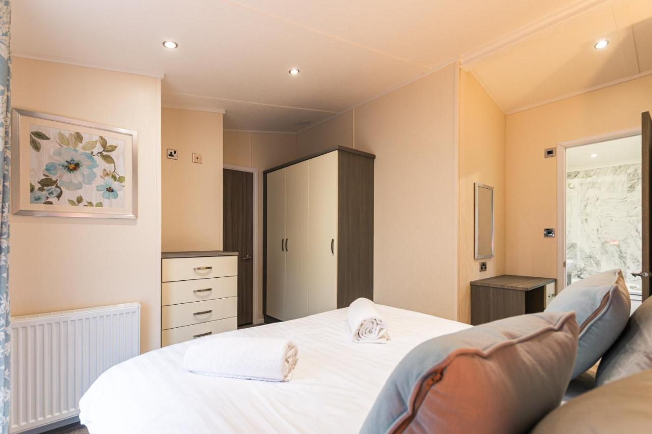Lodge Alder With Hot Tub York